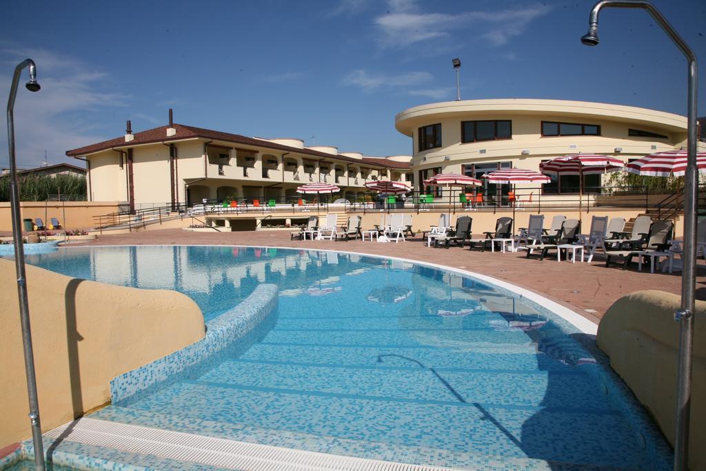 Hotel Resort Lido Degli Aranci วีโบ วาเลนเซีย ภายนอก รูปภาพ