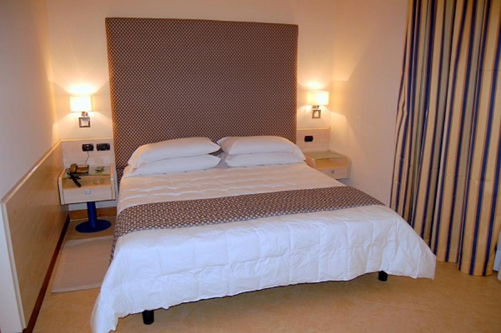 Hotel Resort Lido Degli Aranci วีโบ วาเลนเซีย ภายนอก รูปภาพ