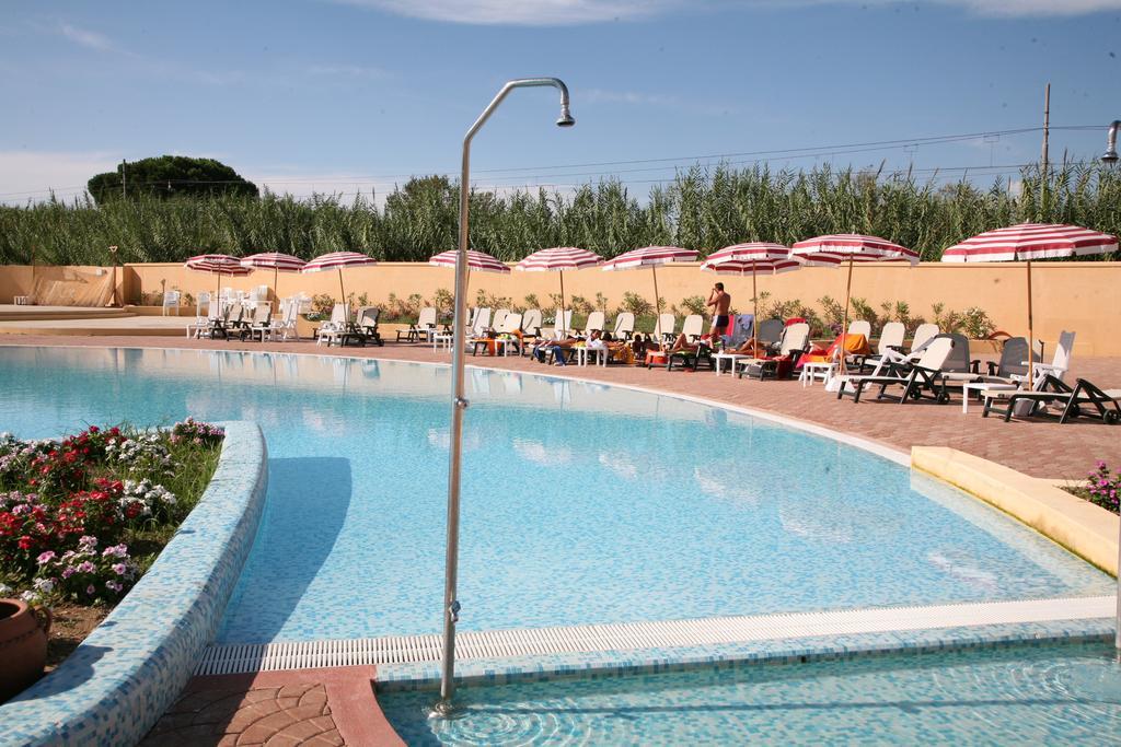 Hotel Resort Lido Degli Aranci วีโบ วาเลนเซีย ภายนอก รูปภาพ