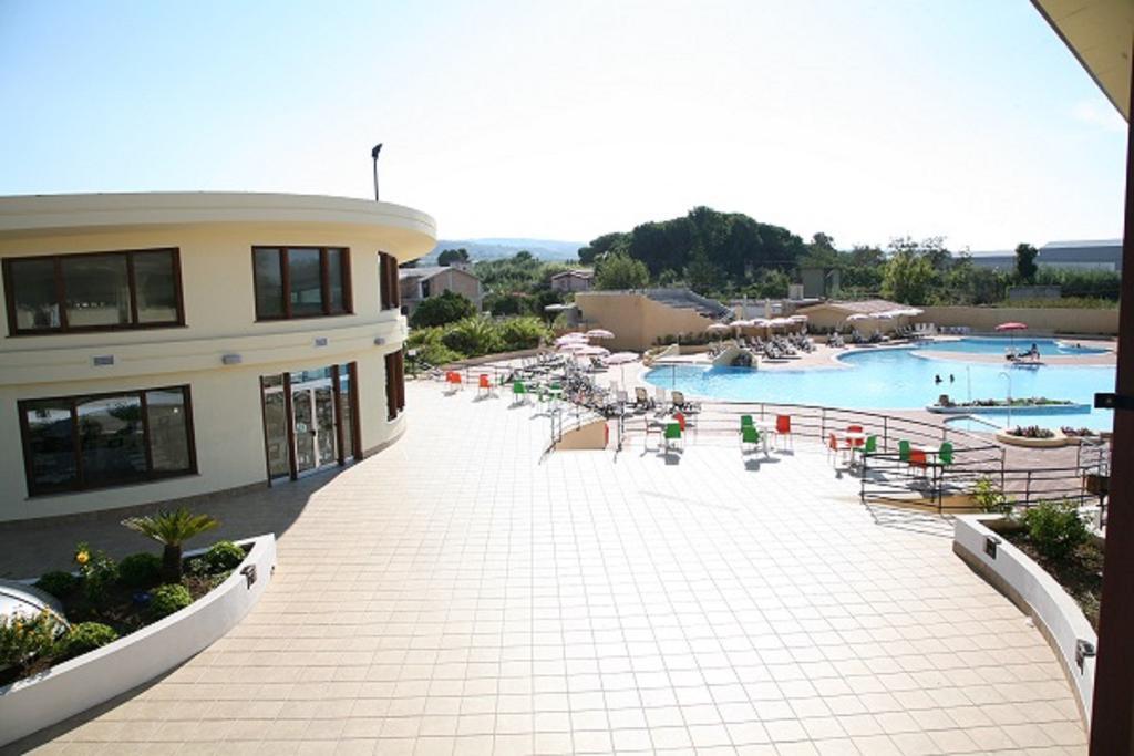 Hotel Resort Lido Degli Aranci วีโบ วาเลนเซีย ภายนอก รูปภาพ