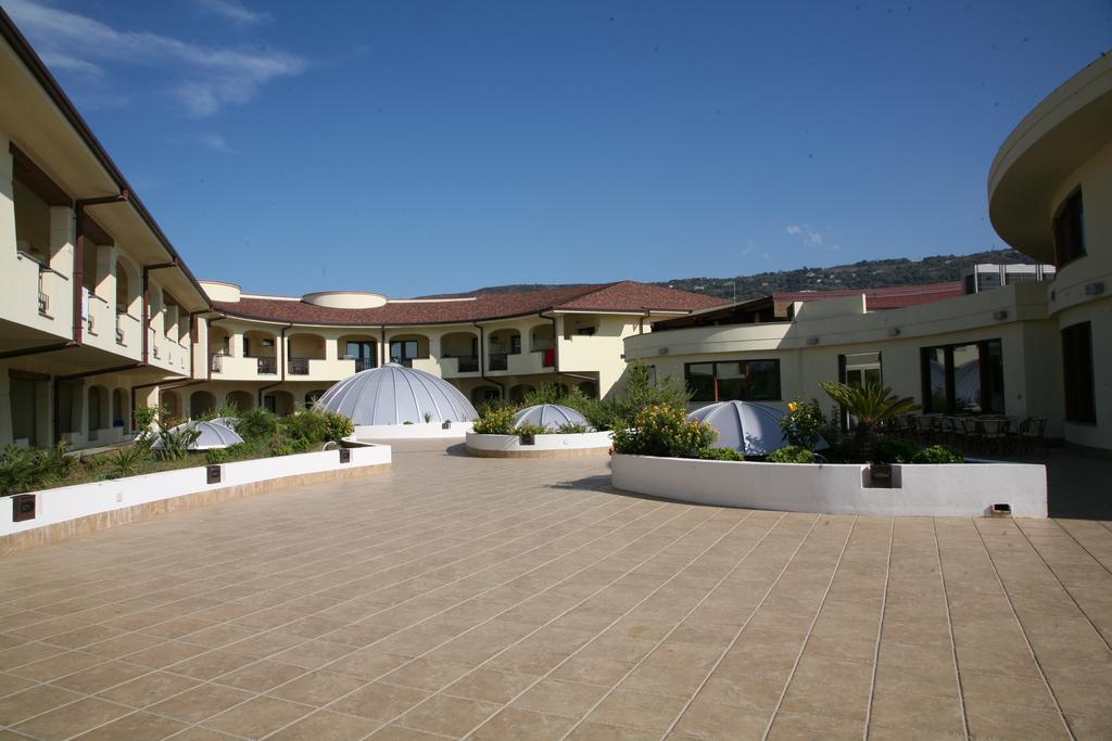Hotel Resort Lido Degli Aranci วีโบ วาเลนเซีย ภายนอก รูปภาพ