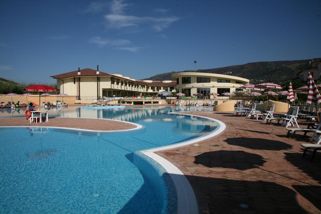 Hotel Resort Lido Degli Aranci วีโบ วาเลนเซีย ภายนอก รูปภาพ
