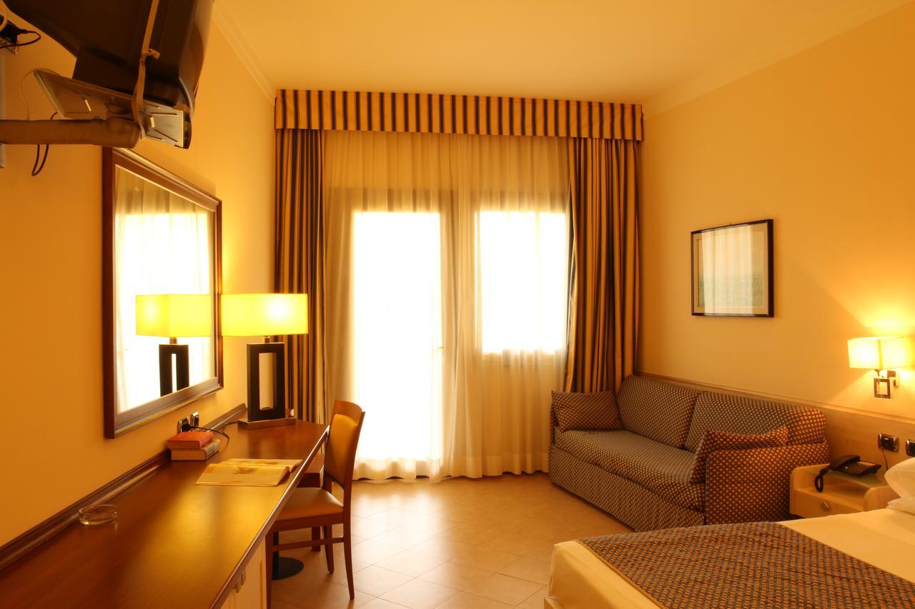 Hotel Resort Lido Degli Aranci วีโบ วาเลนเซีย ภายนอก รูปภาพ