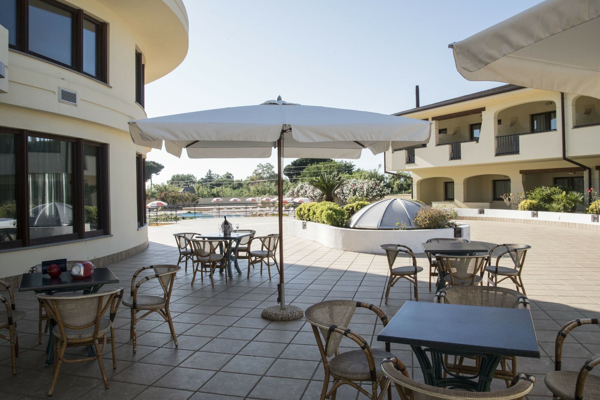 Hotel Resort Lido Degli Aranci วีโบ วาเลนเซีย ภายนอก รูปภาพ